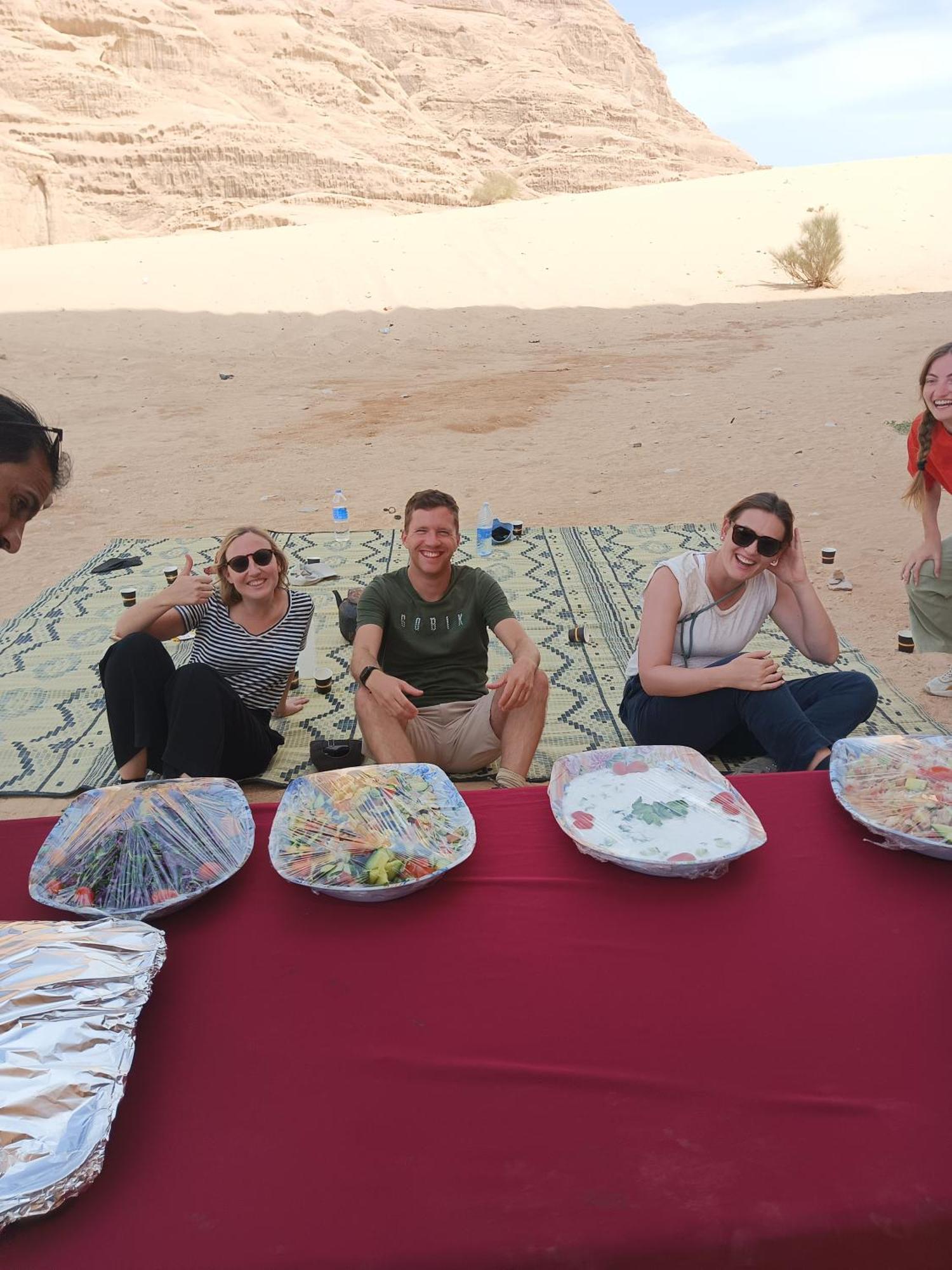 Sunrise Luxury Camp Hotel Wadi Rum Exterior photo